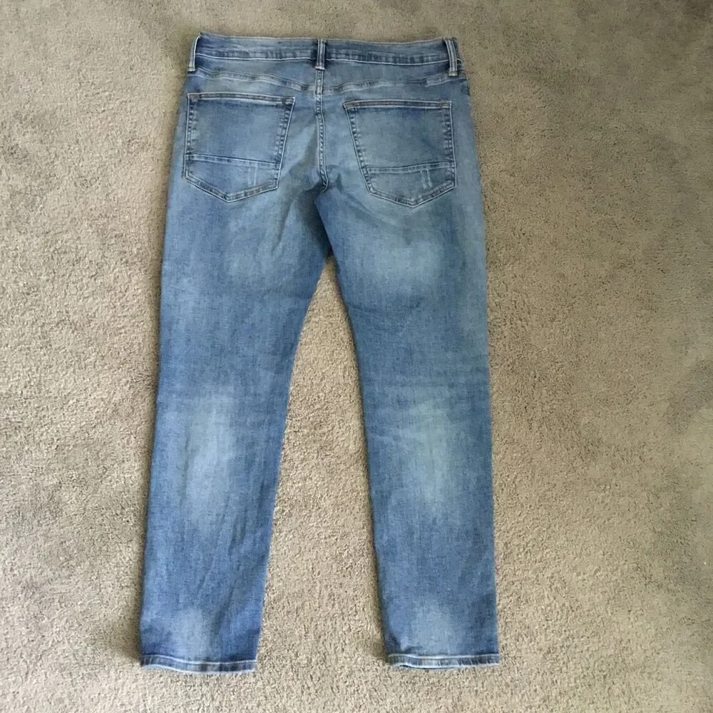 Arizona Jeans Mens Sz 36x30 Skinny Fit Medium Wash Distressed Top